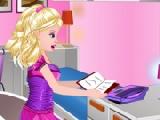 играть Barbie groom the room