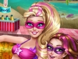 играть Super Barbie Pool Party