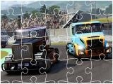 играть Racing trucks jigsaw now