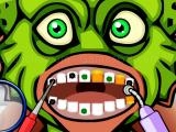 играть Halloween dentist now